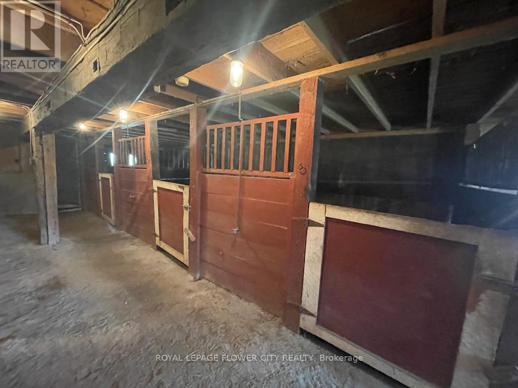(Barn) - 14264 Eighth Line, Halton Hills (Rural Halton Hills), Ontario  L7G 4S4 - Photo 12 - W13595388