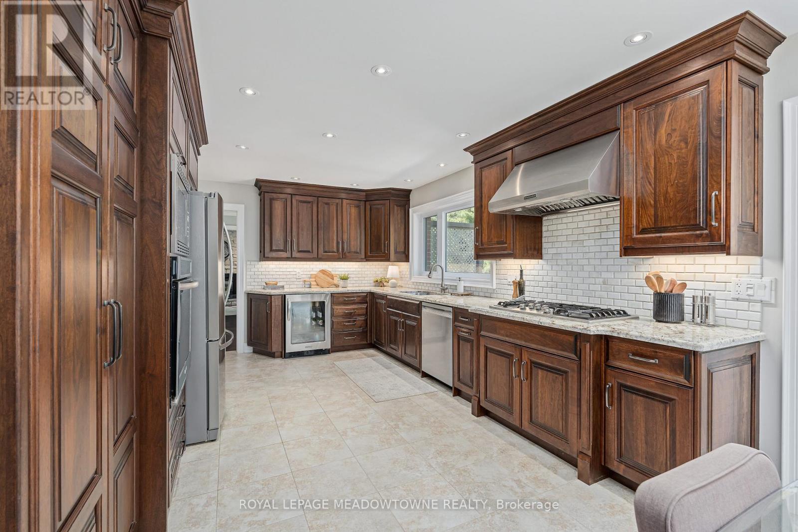33 Heslop Court, Halton Hills (Georgetown), Ontario  L7G 4Z8 - Photo 7 - W13596628