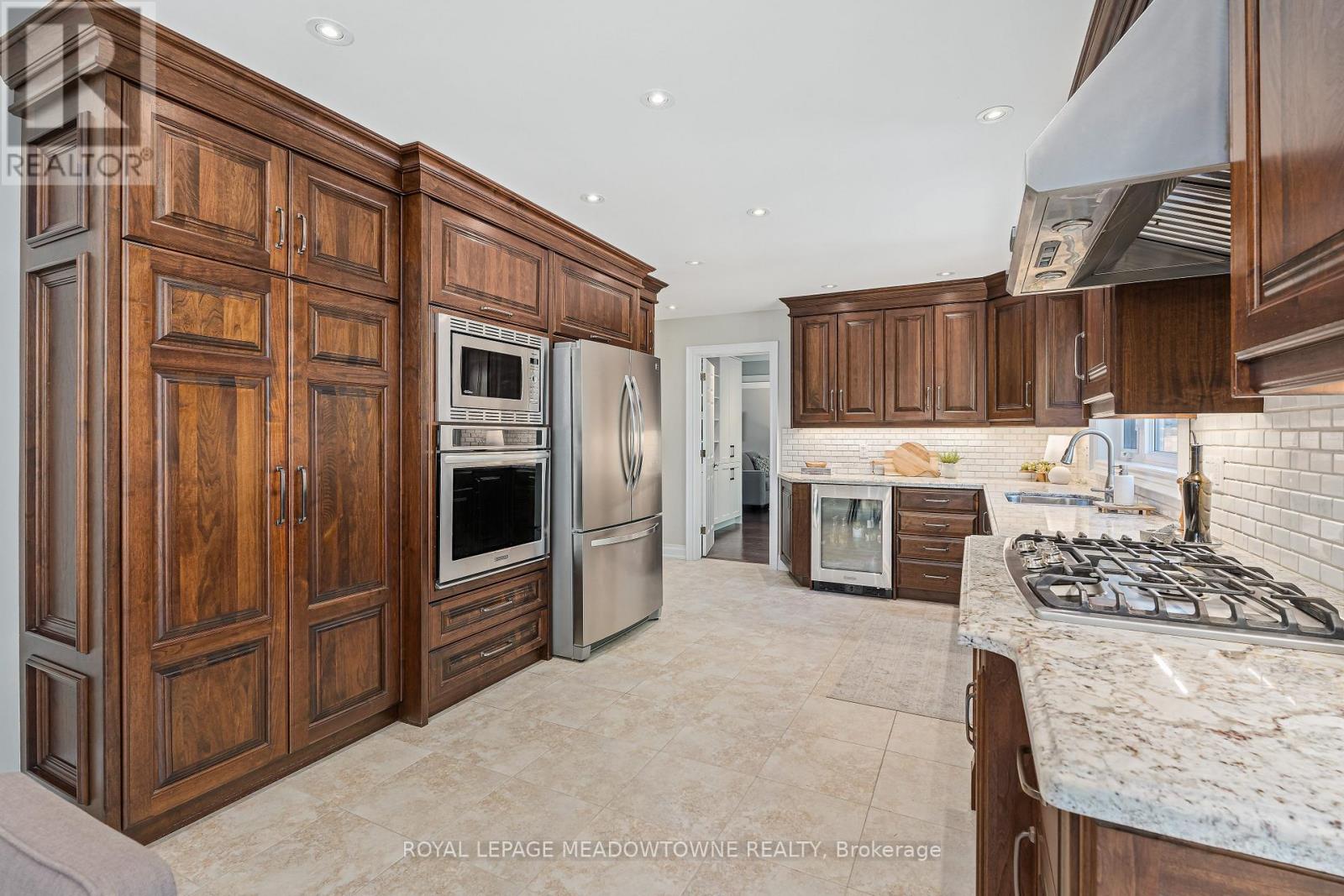 33 Heslop Court, Halton Hills (Georgetown), Ontario  L7G 4Z8 - Photo 8 - W13596628