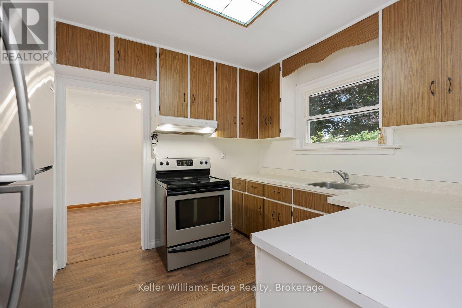 292 Mill Street E, Halton Hills (Ac Acton), Ontario  L7J 1J9 - Photo 12 - W13598454