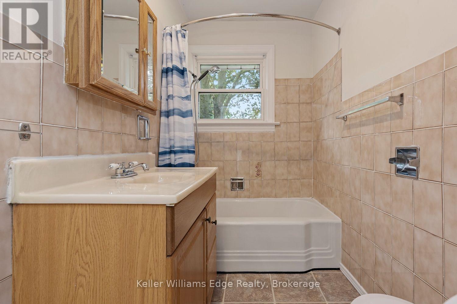 292 Mill Street E, Halton Hills (Ac Acton), Ontario  L7J 1J9 - Photo 17 - W13598454