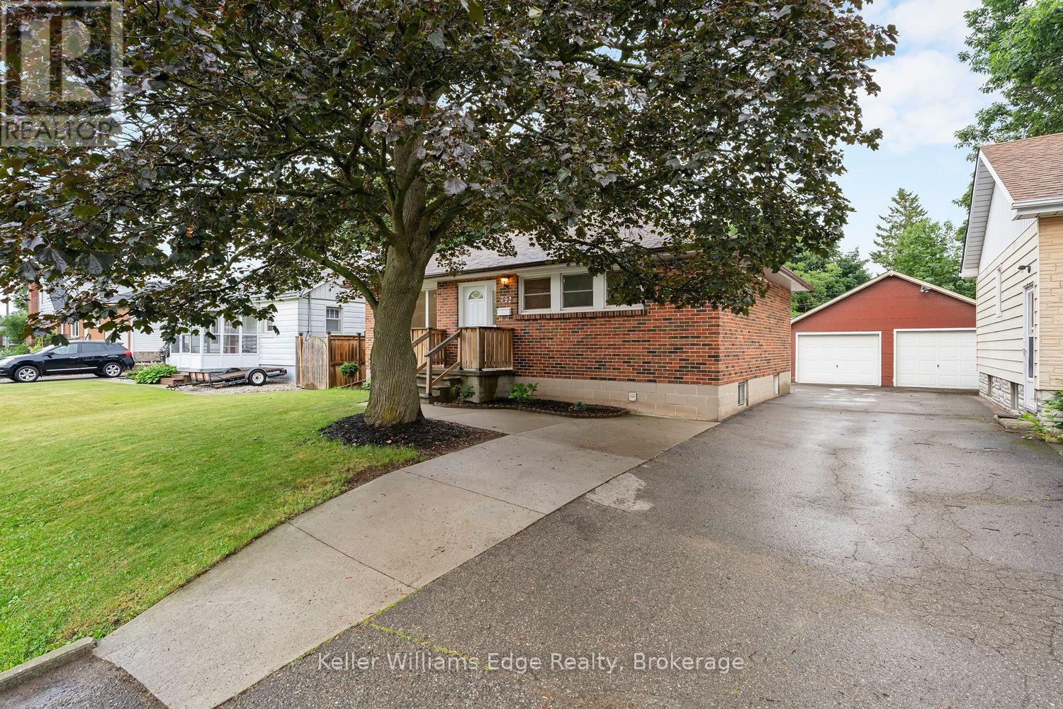 292 Mill Street E, Halton Hills (Ac Acton), Ontario  L7J 1J9 - Photo 3 - W13598454