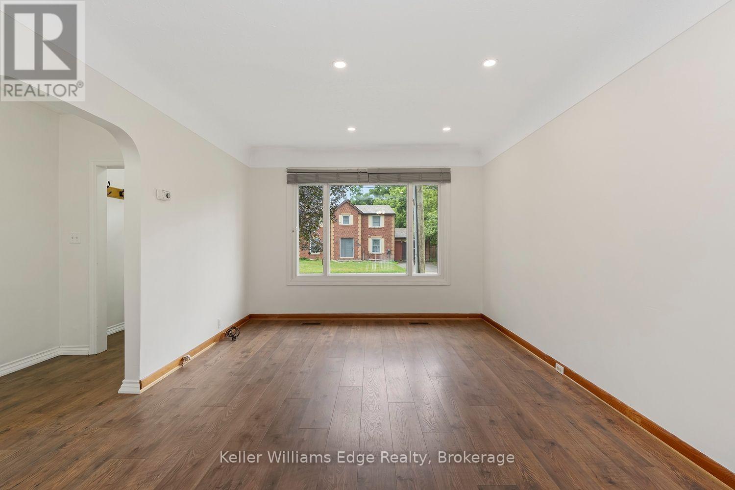 292 Mill Street E, Halton Hills (Ac Acton), Ontario  L7J 1J9 - Photo 5 - W13598454