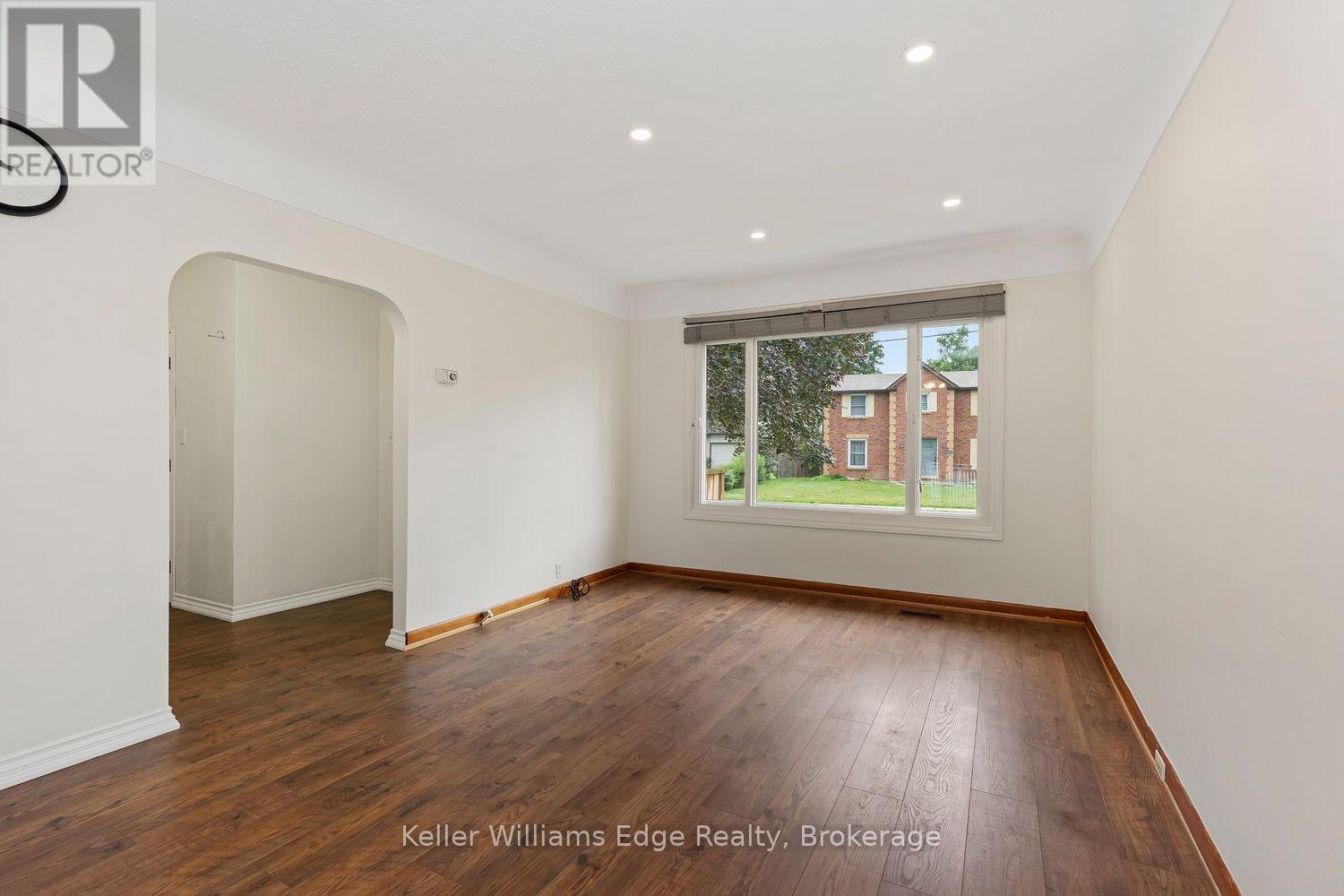 292 Mill Street E, Halton Hills (Ac Acton), Ontario  L7J 1J9 - Photo 6 - W13598454