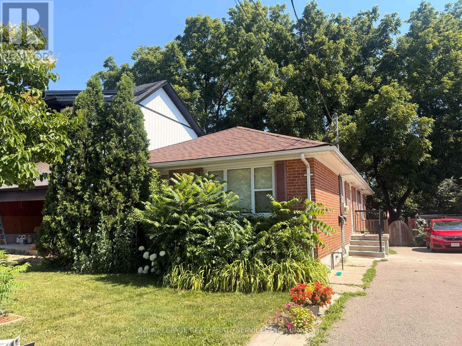 1 - 19 Academy Road, Halton Hills (Georgetown), Ontario  L7G 3N7 - Photo 1 - W13598554