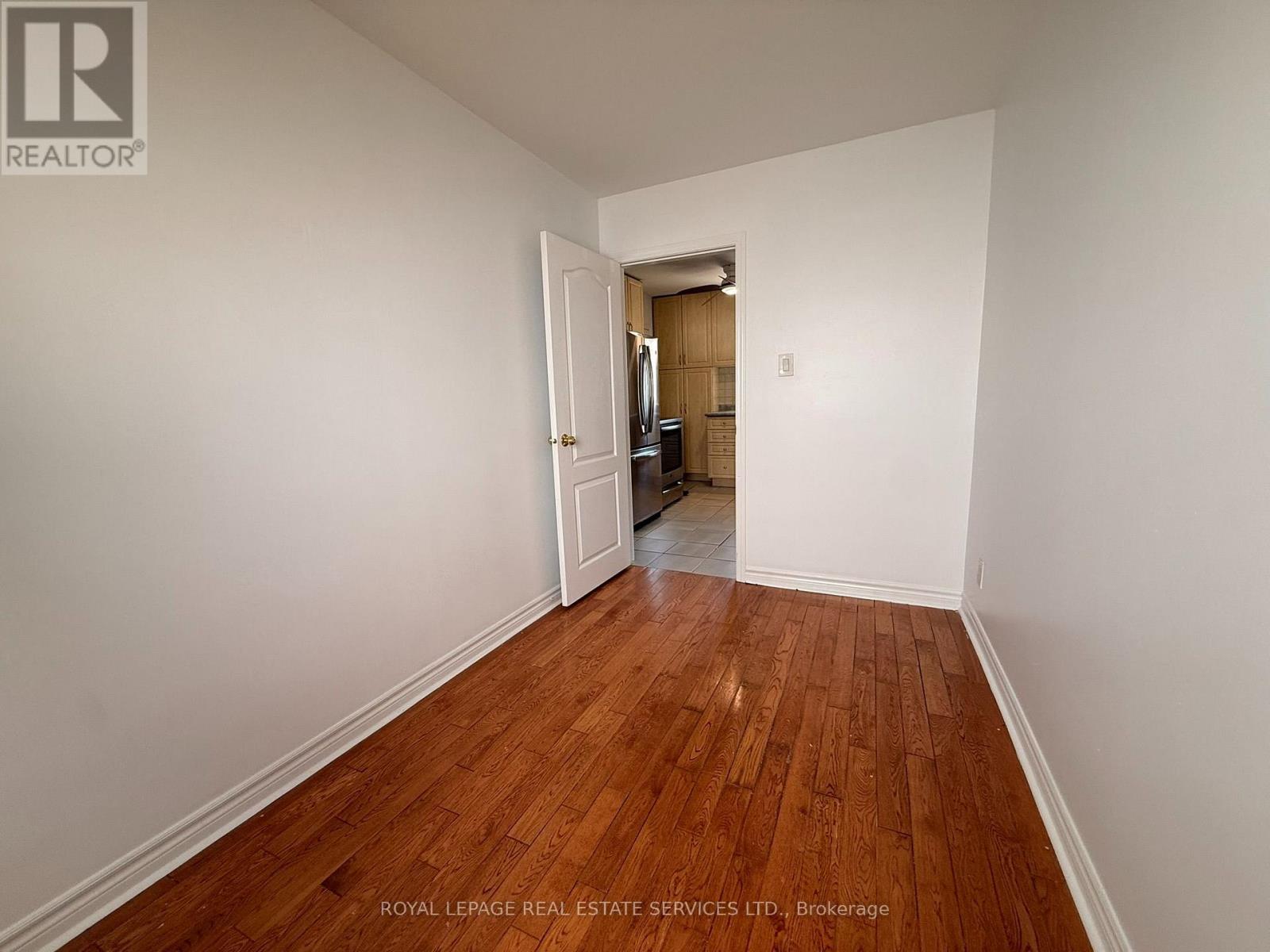 1 - 19 Academy Road, Halton Hills (Georgetown), Ontario  L7G 3N7 - Photo 13 - W13598554