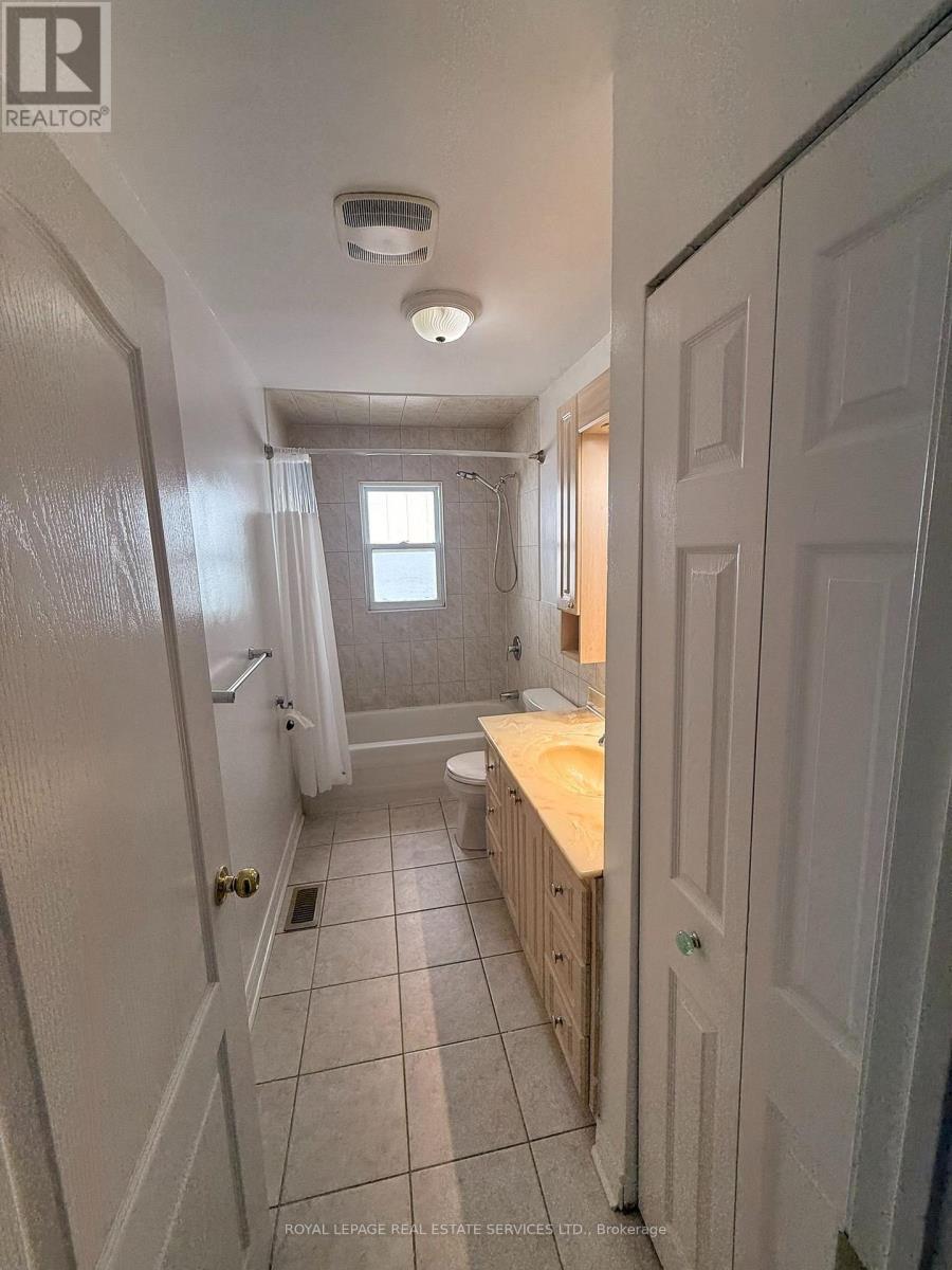 1 - 19 Academy Road, Halton Hills (Georgetown), Ontario  L7G 3N7 - Photo 15 - W13598554