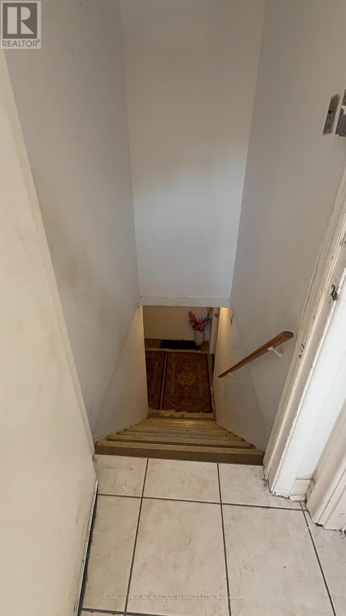1 - 19 Academy Road, Halton Hills (Georgetown), Ontario  L7G 3N7 - Photo 17 - W13598554