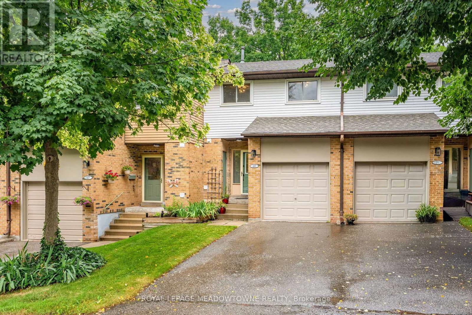 69 Lynden Circle, Halton Hills (Georgetown), Ontario  L7G 4Y7 - Photo 1 - W13602186