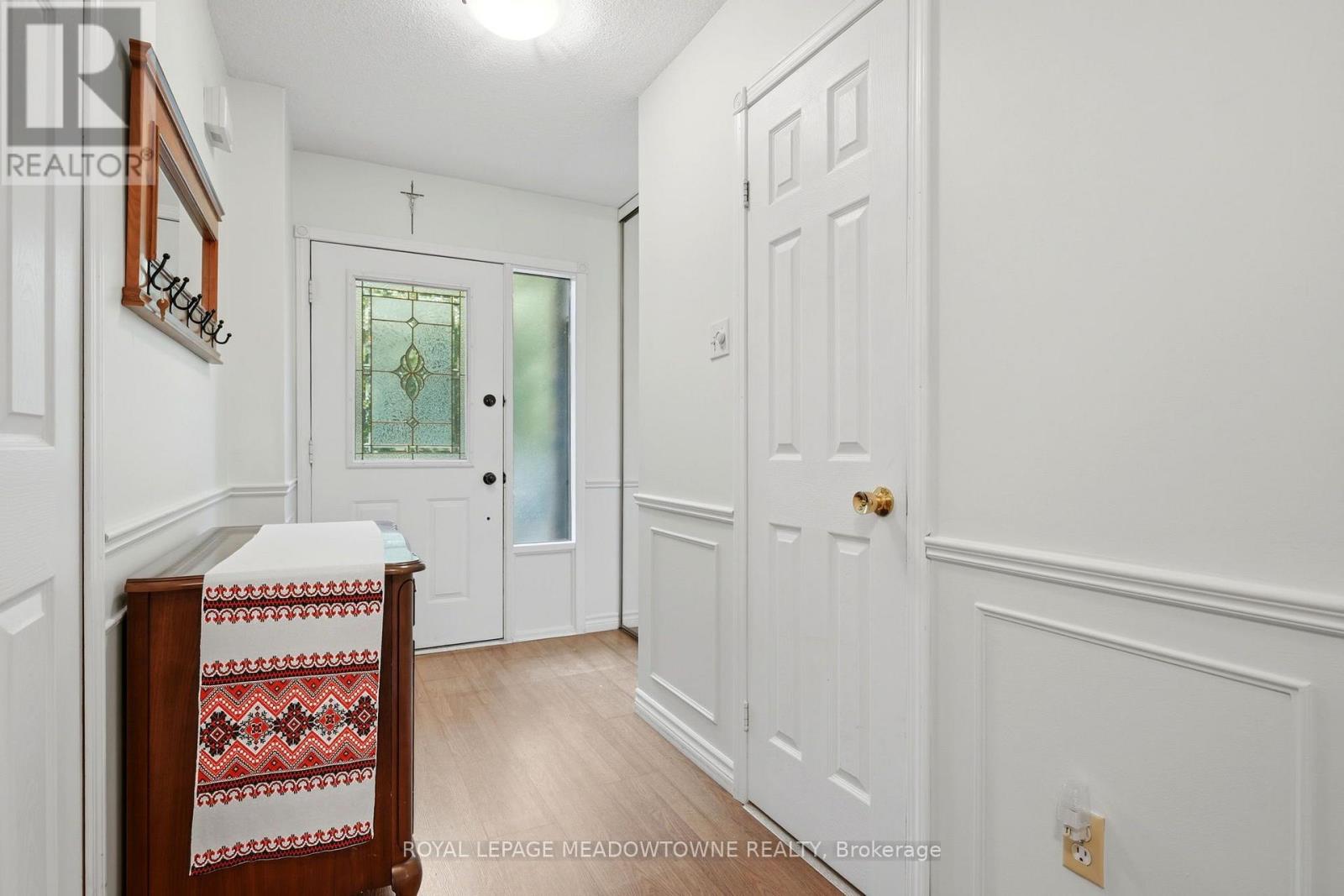 69 Lynden Circle, Halton Hills (Georgetown), Ontario  L7G 4Y7 - Photo 6 - W13602186