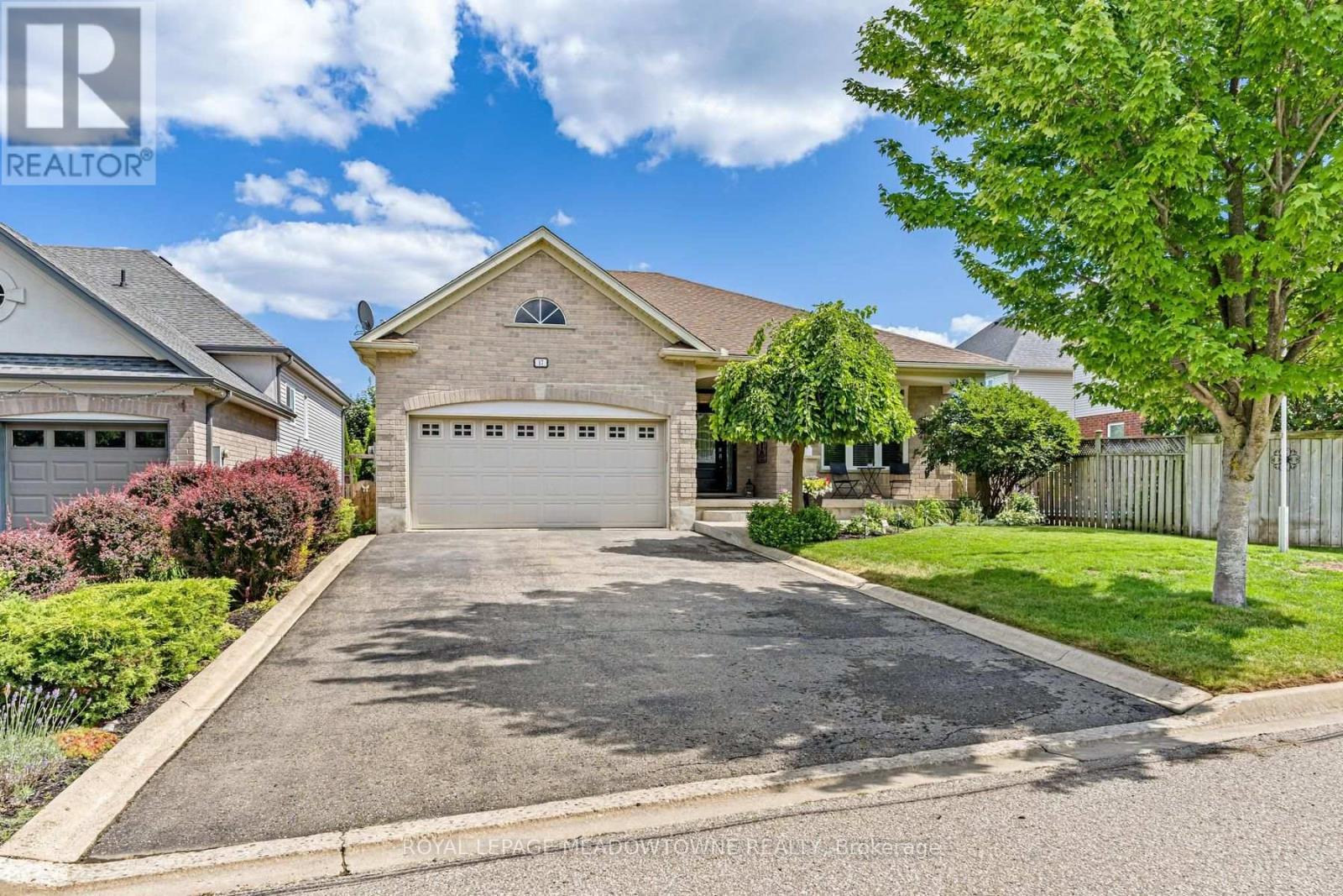 17 Dawkins Crescent, Halton Hills (Ac Acton), Ontario  L7J 2Z4 - Photo 1 - W13602354