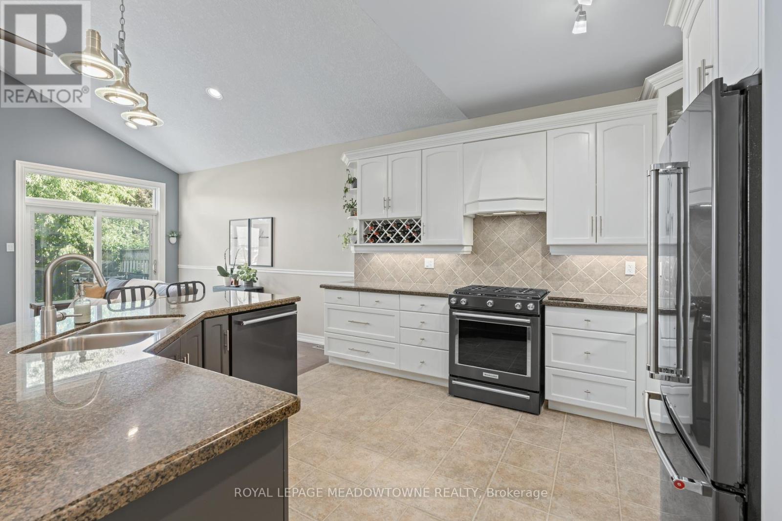 17 Dawkins Crescent, Halton Hills (Ac Acton), Ontario  L7J 2Z4 - Photo 24 - W13602354