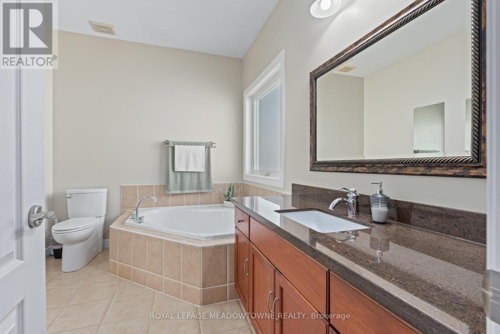 17 Dawkins Crescent, Halton Hills (Ac Acton), Ontario  L7J 2Z4 - Photo 29 - W13602354