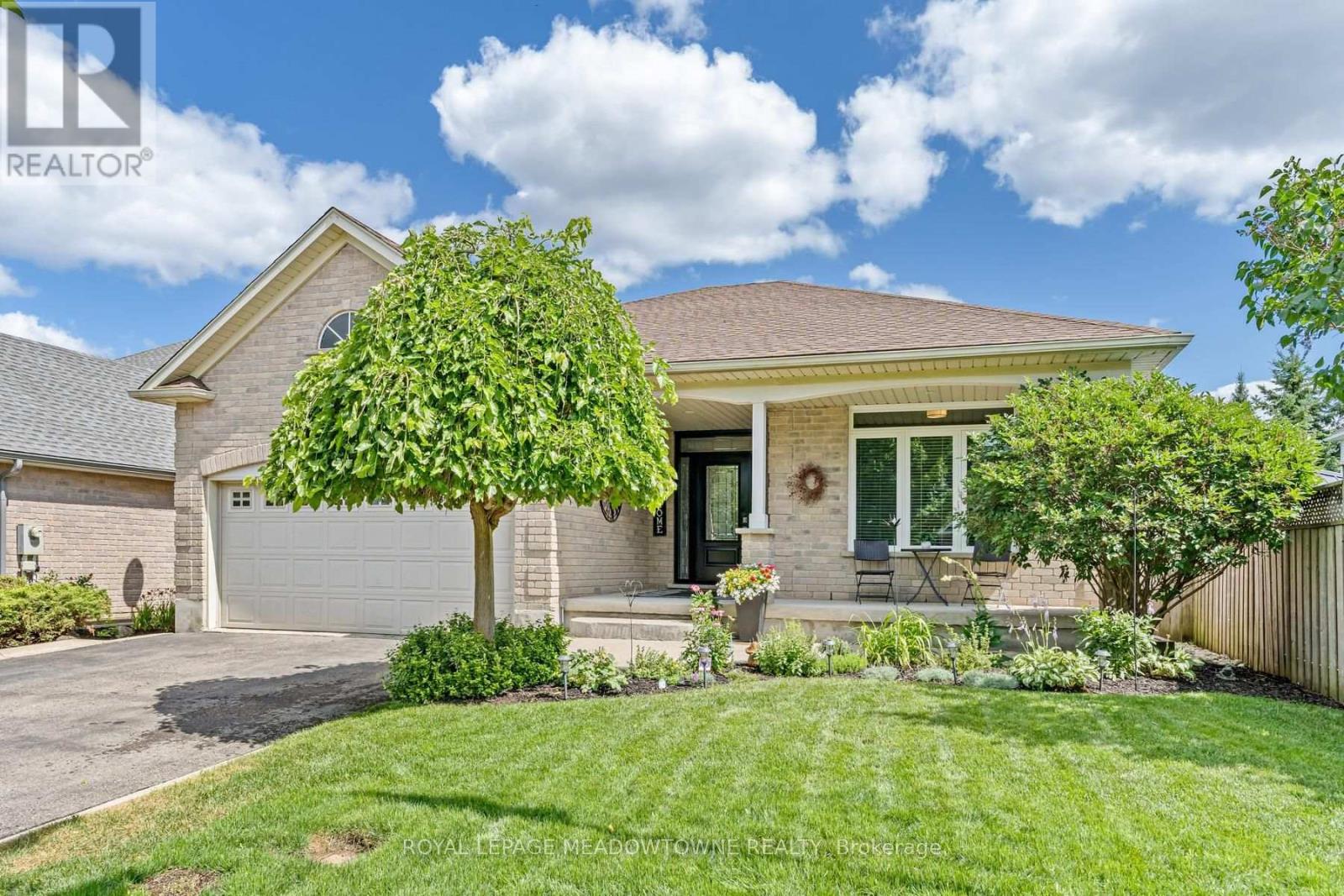 17 Dawkins Crescent, Halton Hills (Ac Acton), Ontario  L7J 2Z4 - Photo 3 - W13602354