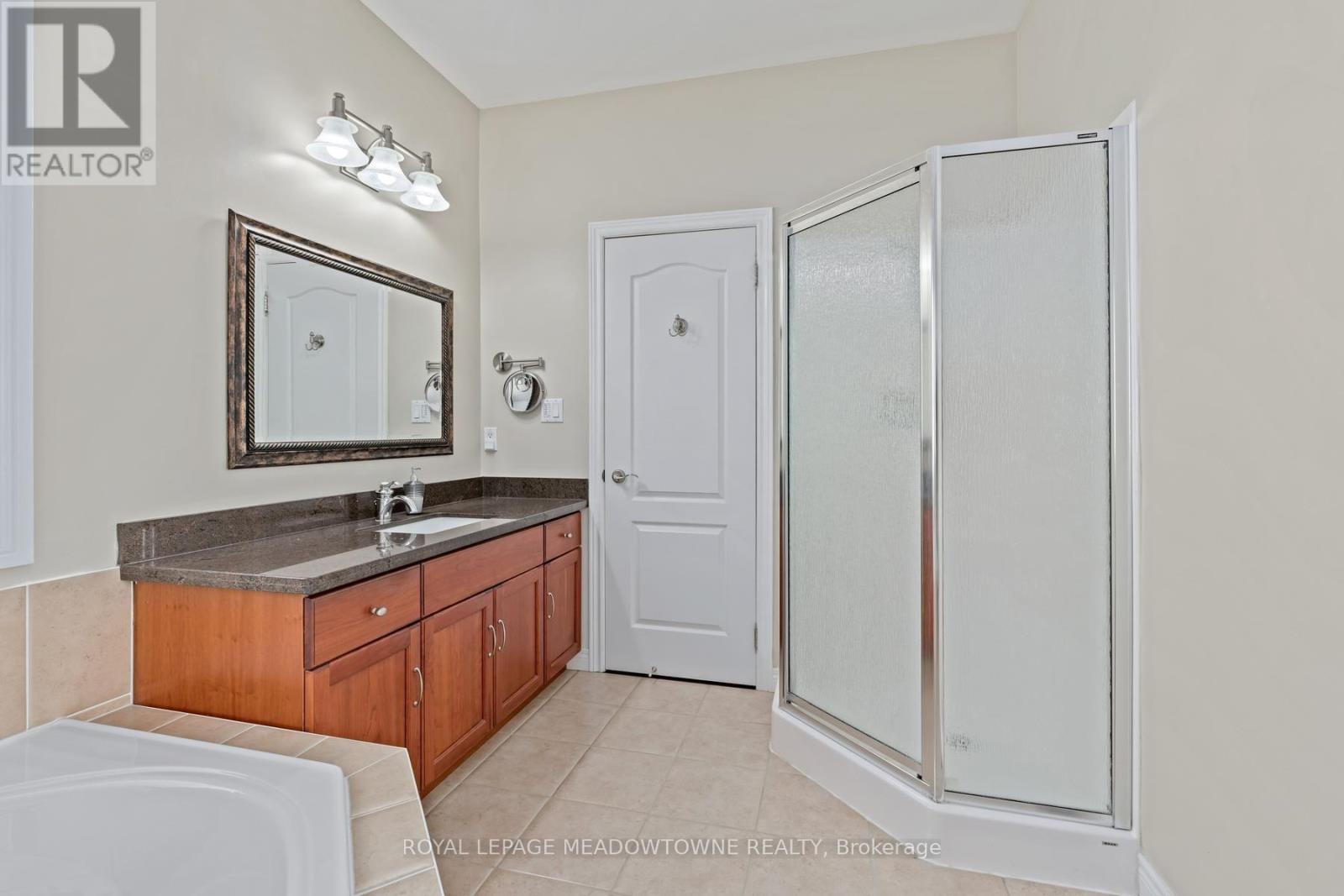 17 Dawkins Crescent, Halton Hills (Ac Acton), Ontario  L7J 2Z4 - Photo 30 - W13602354