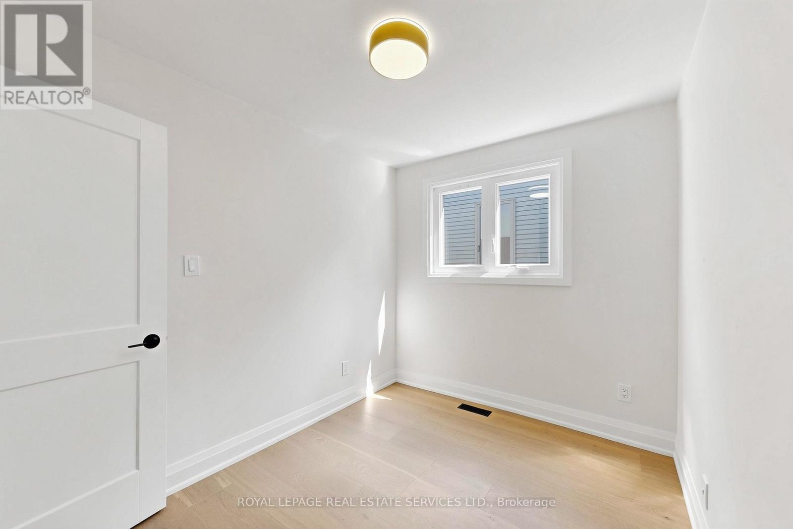 123 Mill Street W, Halton Hills (Ac Acton), Ontario  L7G 2C7 - Photo 11 - W13603854