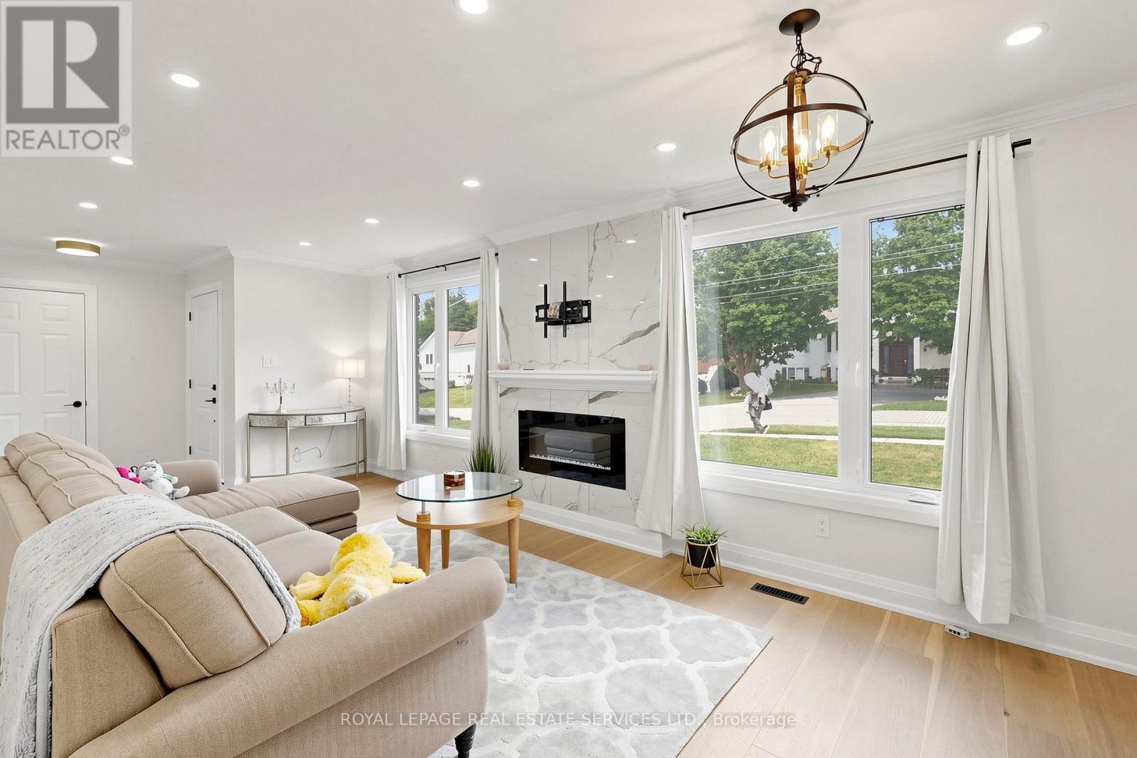 123 Mill Street W, Halton Hills (Ac Acton), Ontario  L7G 2C7 - Photo 4 - W13603854