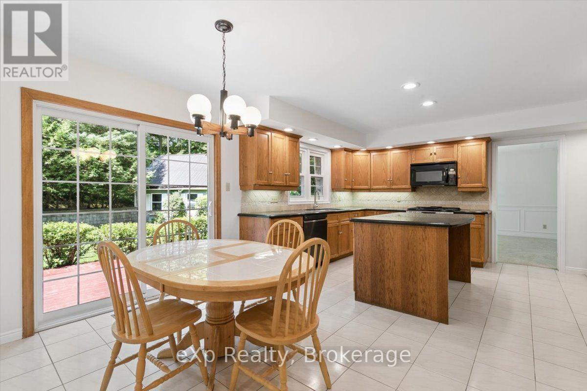 2039 Blacklock Street, Milton (Brookville/haltonville), Ontario  L0P 1B0 - Photo 10 - W13603964