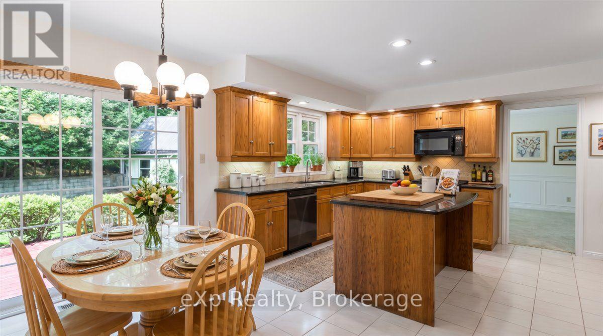 2039 Blacklock Street, Milton (Brookville/haltonville), Ontario  L0P 1B0 - Photo 9 - W13603964