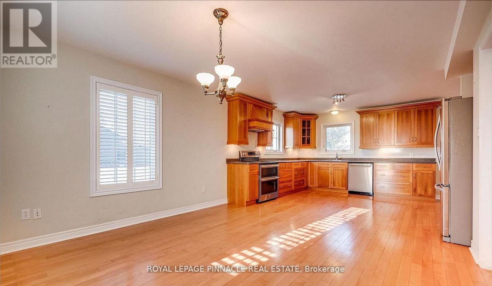 51 Main Street N, Milton (Campbellville), Ontario  L0P 1B0 - Photo 11 - W13612470