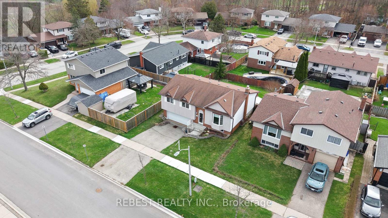 98 Cobblehill Road, Halton Hills (Ac Acton), Ontario  L7J 1P3 - Photo 6 - W13614322