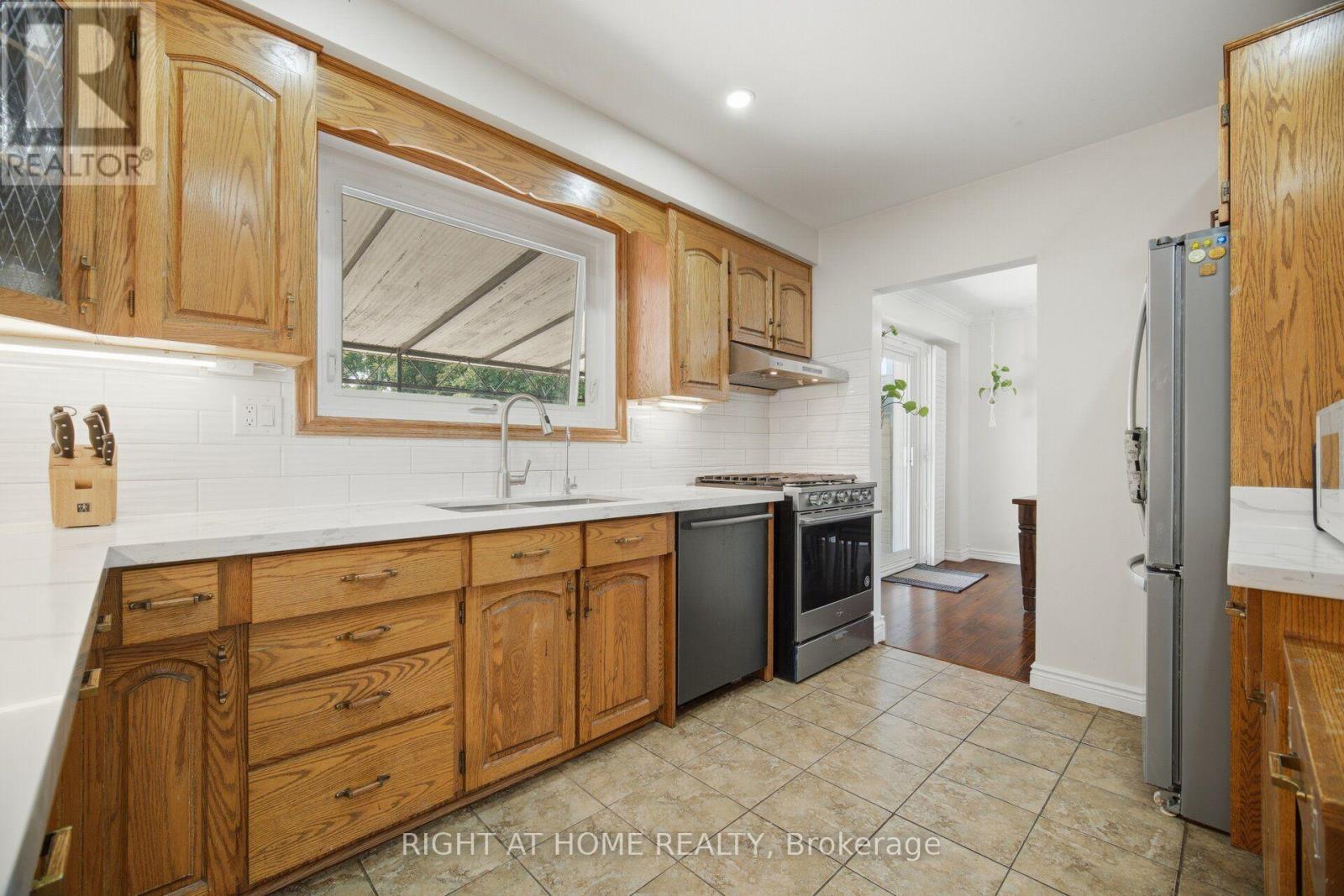 4 Rosefield Drive, Halton Hills (Georgetown), Ontario  L7G 4R1 - Photo 15 - W13615378