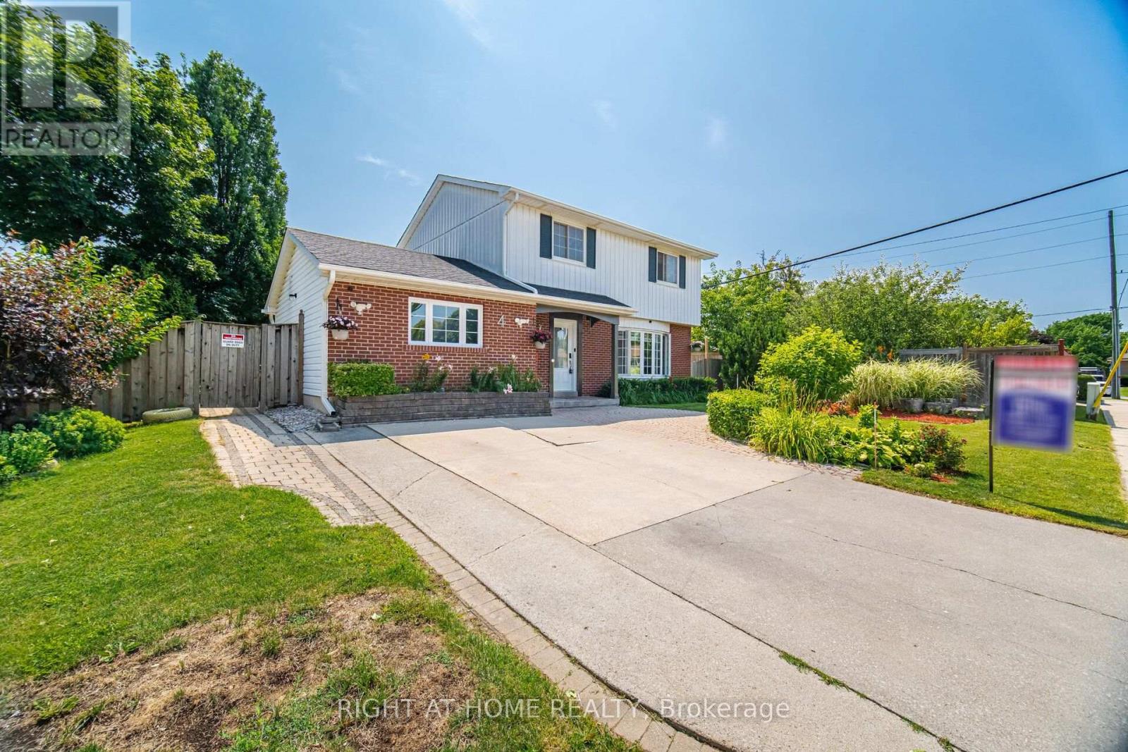 4 Rosefield Drive, Halton Hills (Georgetown), Ontario  L7G 4R1 - Photo 3 - W13615378