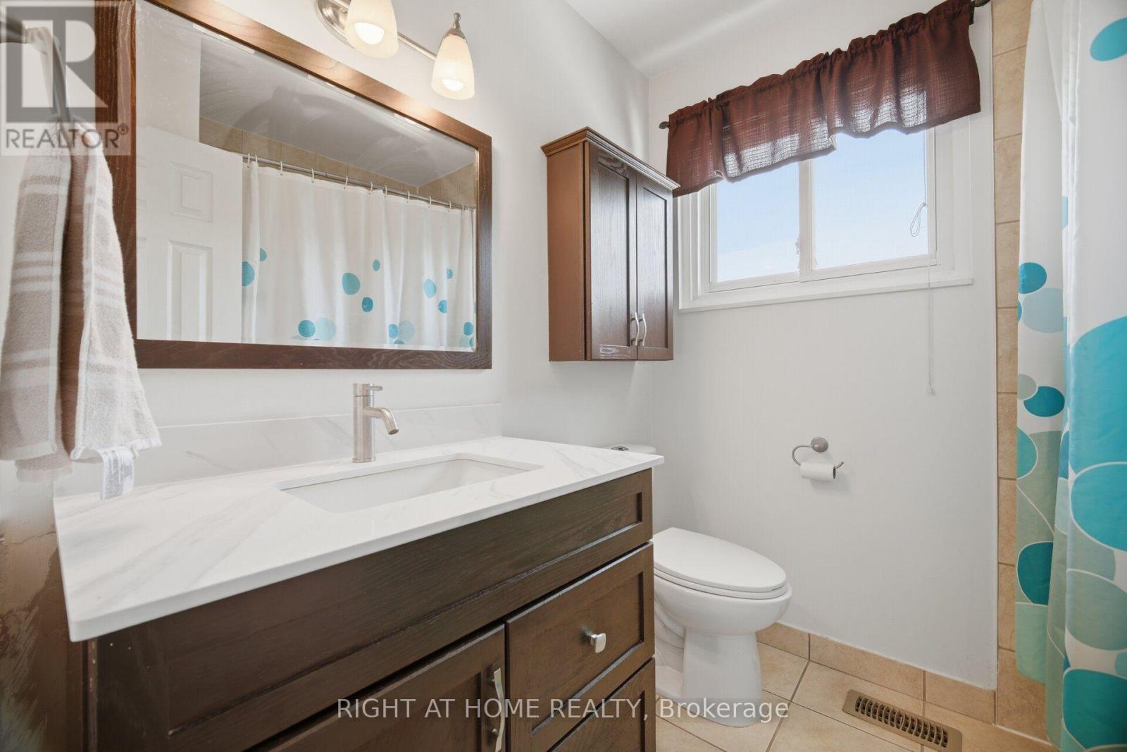 4 Rosefield Drive, Halton Hills (Georgetown), Ontario  L7G 4R1 - Photo 32 - W13615378