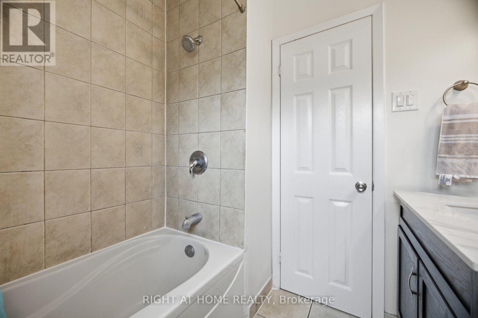 4 Rosefield Drive, Halton Hills (Georgetown), Ontario  L7G 4R1 - Photo 33 - W13615378