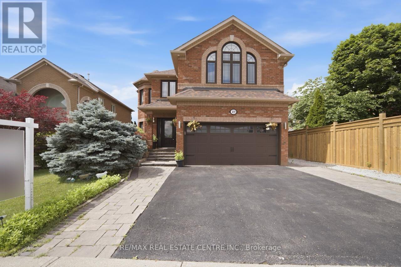 49 Miller Drive, Halton Hills (Georgetown), Ontario  L7G 5P7 - Photo 2 - W13617102
