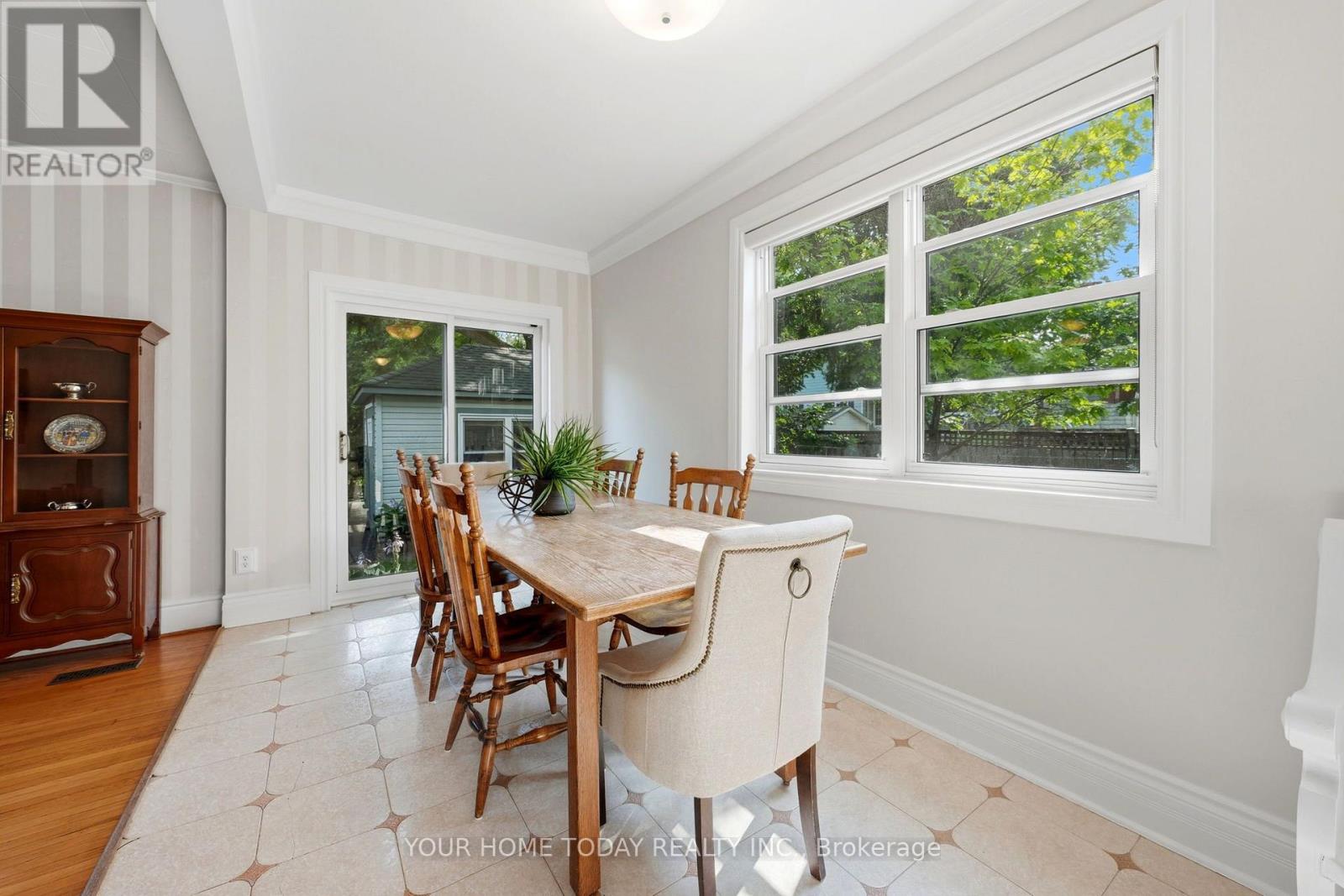 12 King Street, Halton Hills (Georgetown), Ontario  L7G 2H1 - Photo 11 - W13617572