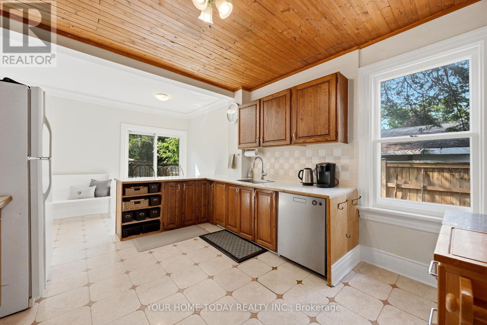 12 King Street, Halton Hills (Georgetown), Ontario  L7G 2H1 - Photo 12 - W13617572