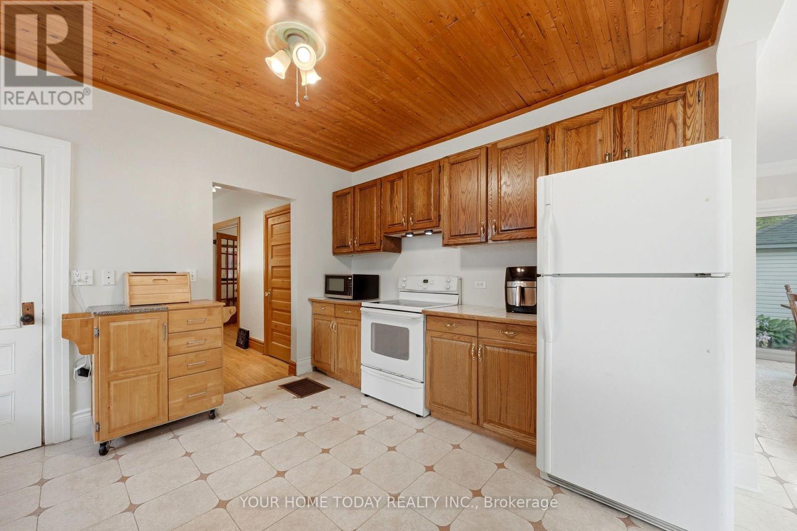 12 King Street, Halton Hills (Georgetown), Ontario  L7G 2H1 - Photo 15 - W13617572