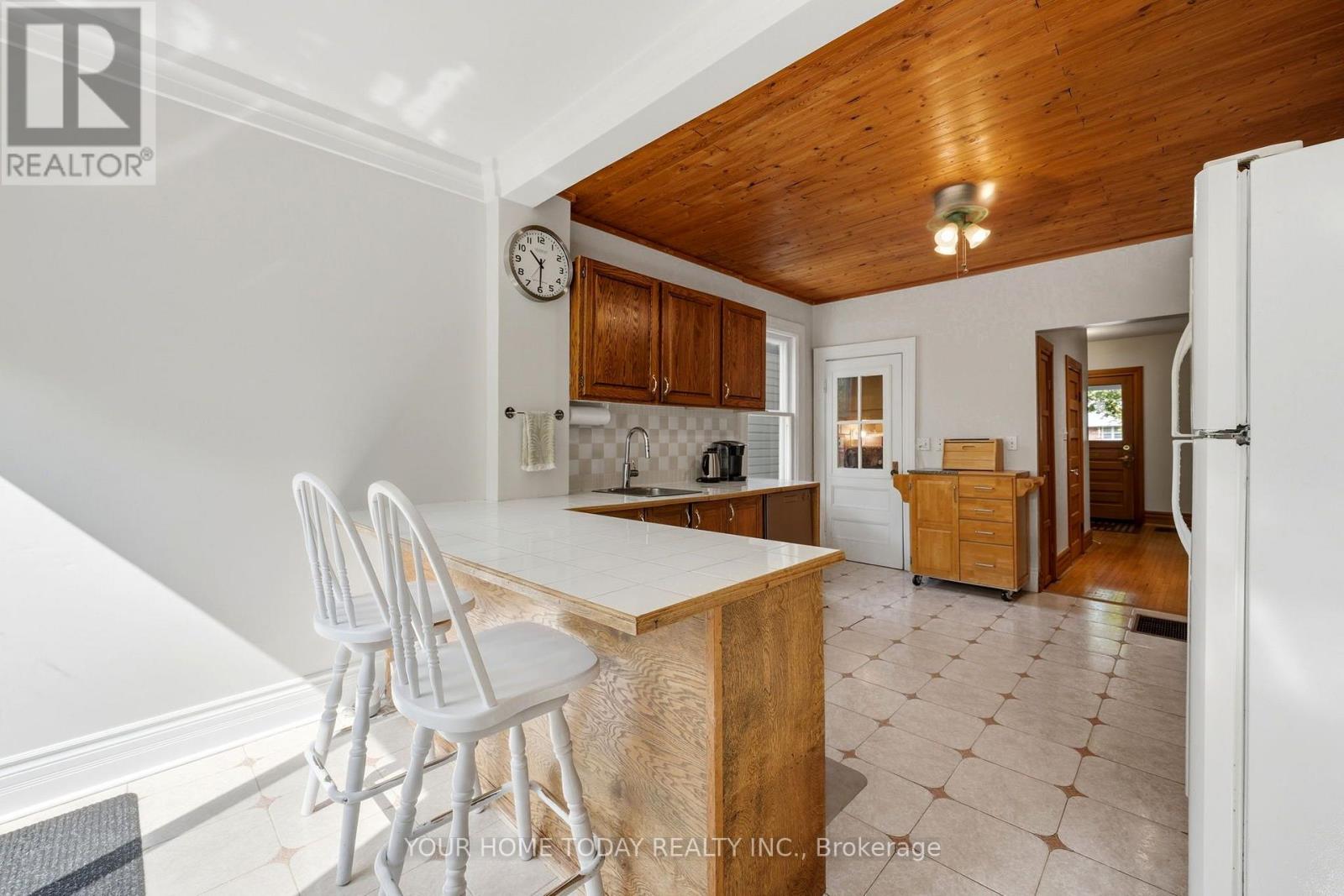 12 King Street, Halton Hills (Georgetown), Ontario  L7G 2H1 - Photo 17 - W13617572