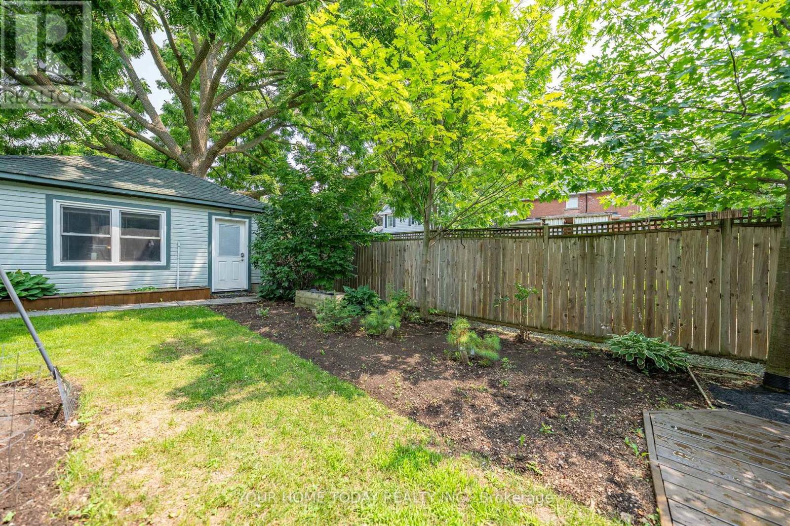 12 King Street, Halton Hills (Georgetown), Ontario  L7G 2H1 - Photo 39 - W13617572