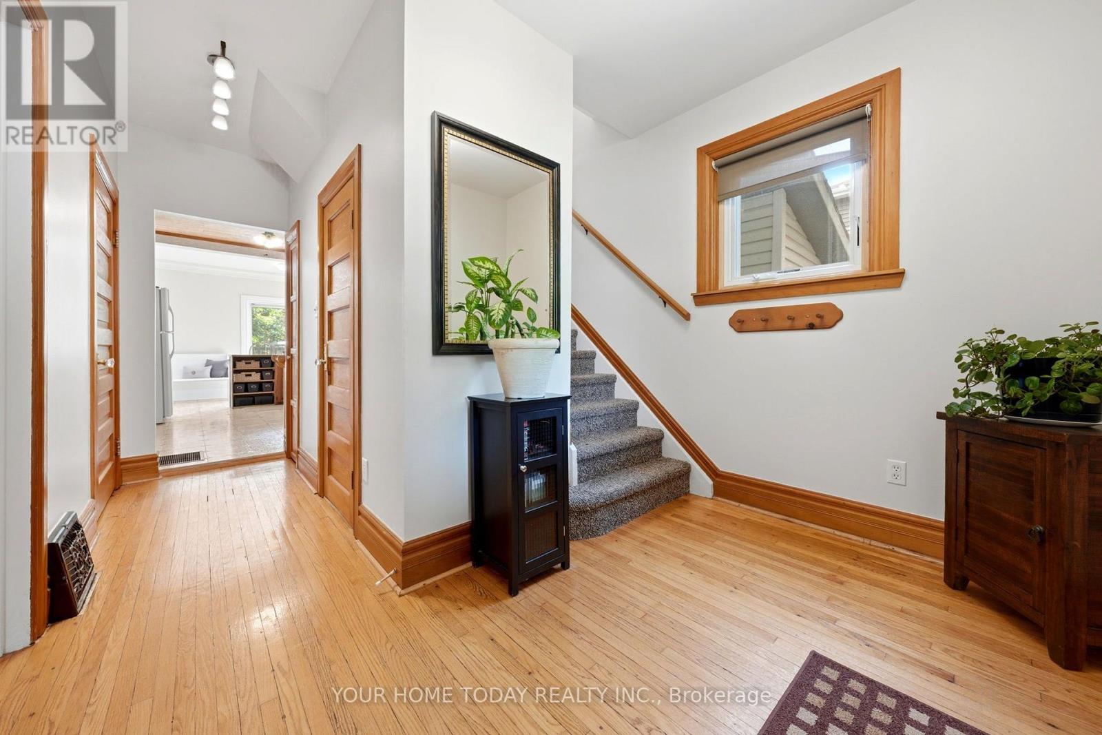 12 King Street, Halton Hills (Georgetown), Ontario  L7G 2H1 - Photo 6 - W13617572