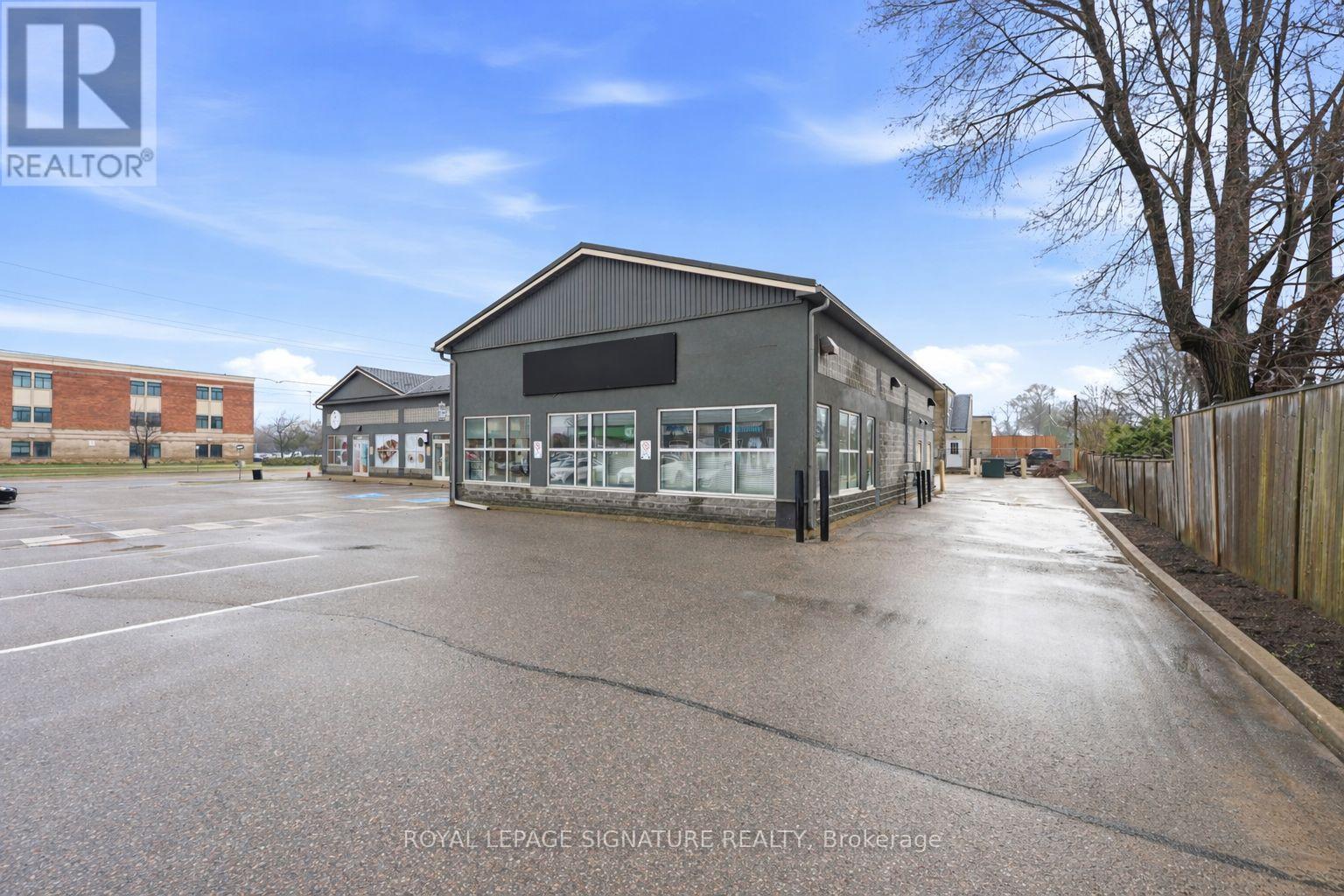 158 Guelph Street, Halton Hills (Georgetown), Ontario  L7G 4A6 - Photo 8 - W13617814