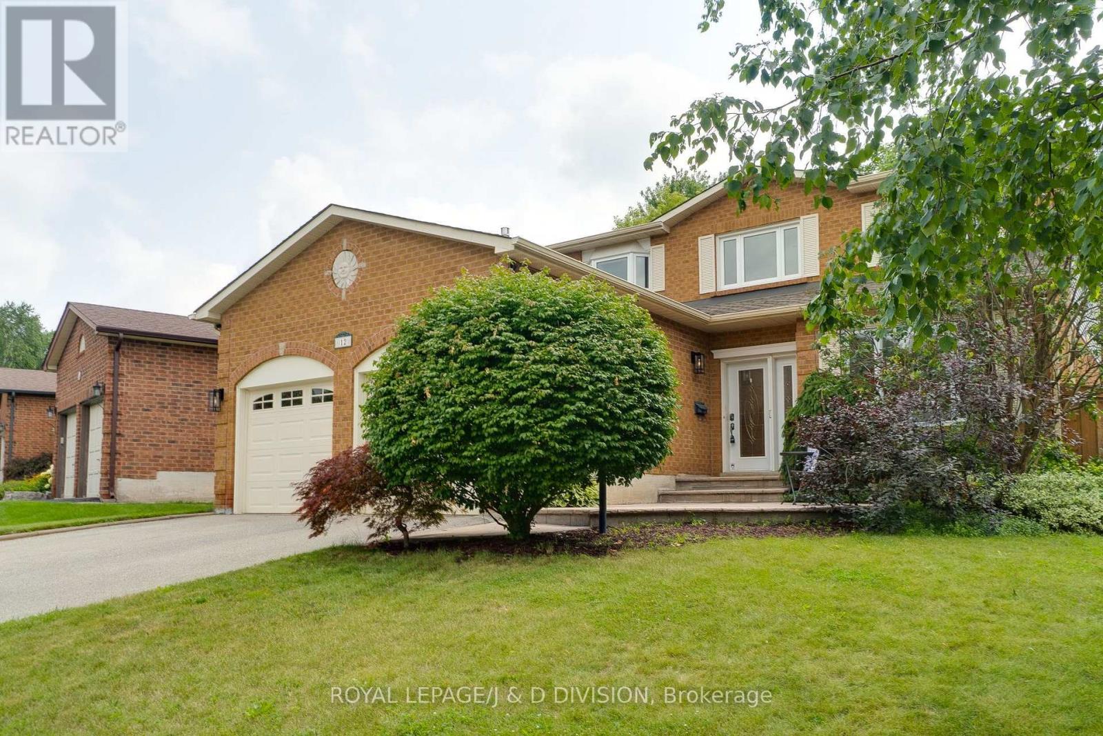 12 Jason Crescent, Halton Hills (Georgetown), Ontario  L7G 4Z4 - Photo 1 - W13618250