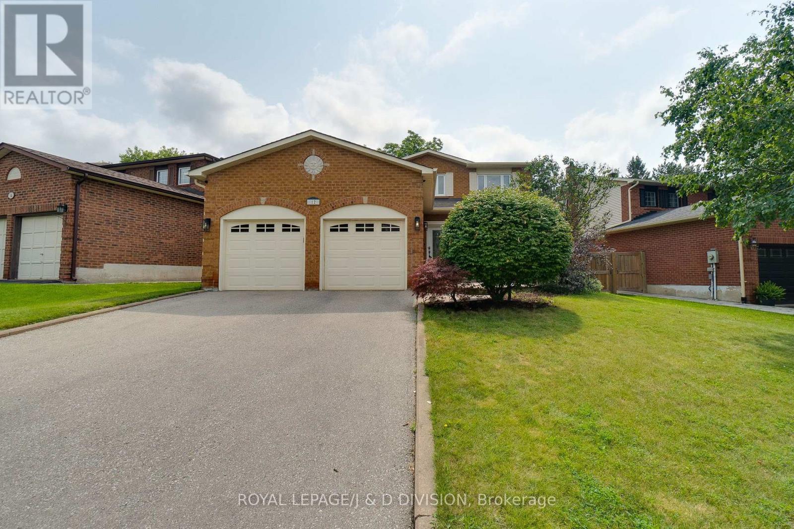 12 Jason Crescent, Halton Hills (Georgetown), Ontario  L7G 4Z4 - Photo 2 - W13618250
