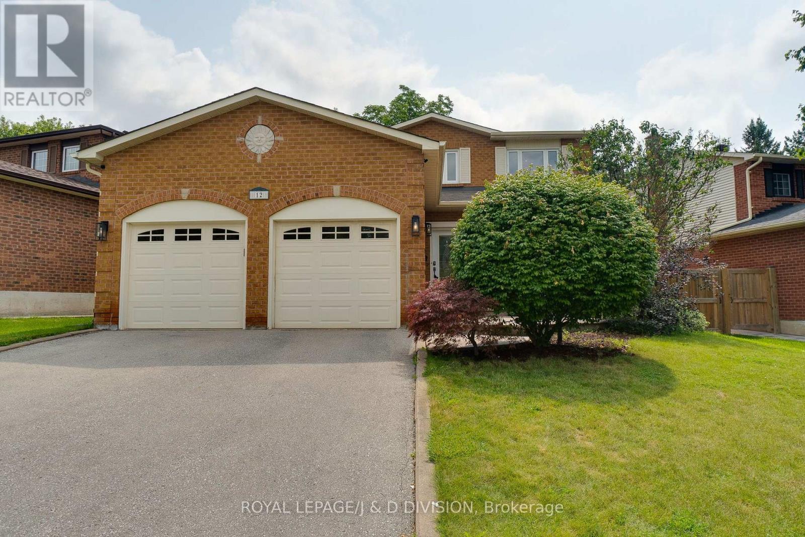 12 Jason Crescent, Halton Hills (Georgetown), Ontario  L7G 4Z4 - Photo 3 - W13618250