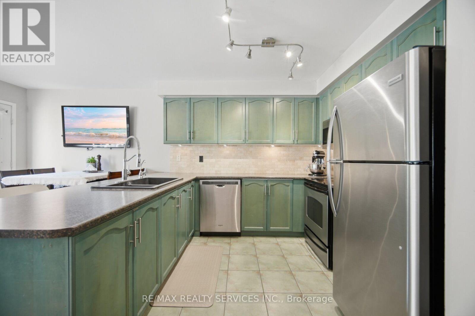 6 Harding Street, Halton Hills (Georgetown), Ontario  L7G 6B1 - Photo 16 - W13619520