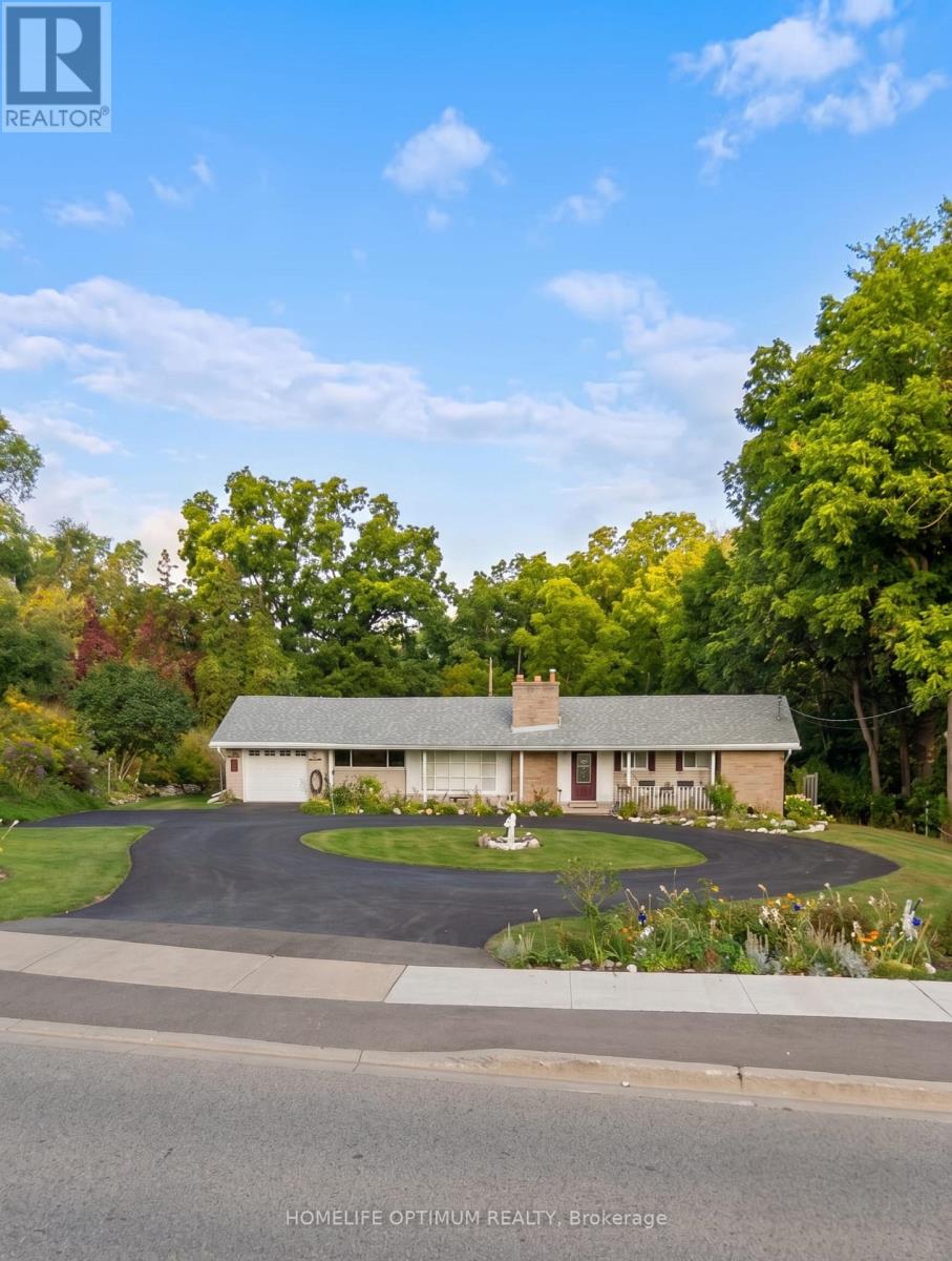 400 Maple Avenue, Halton Hills (Georgetown), Ontario  L7G 1X1 - Photo 1 - W13619700