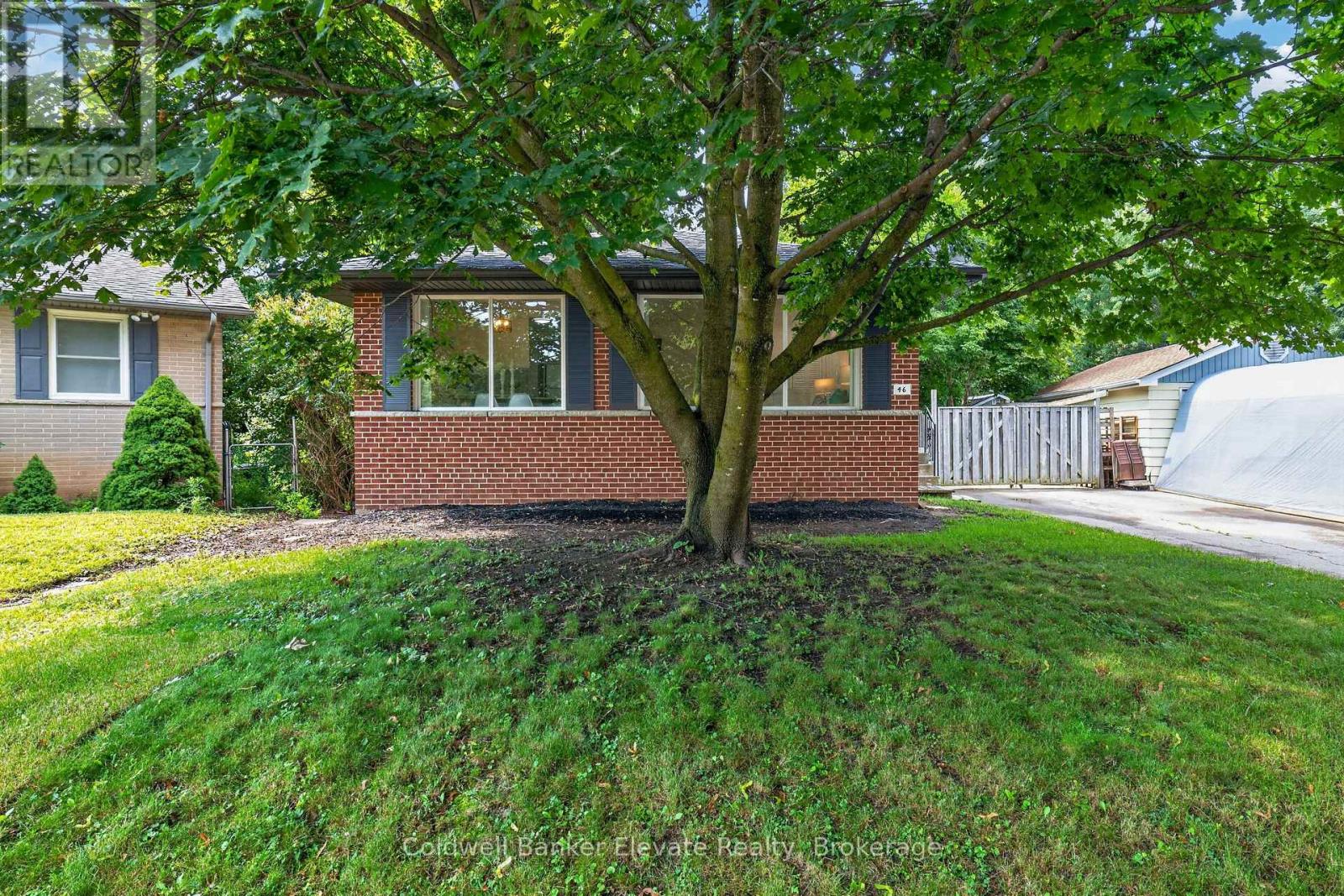46 Mcintyre Crescent, Halton Hills (Georgetown), Ontario  L7G 1N3 - Photo 2 - W13620898