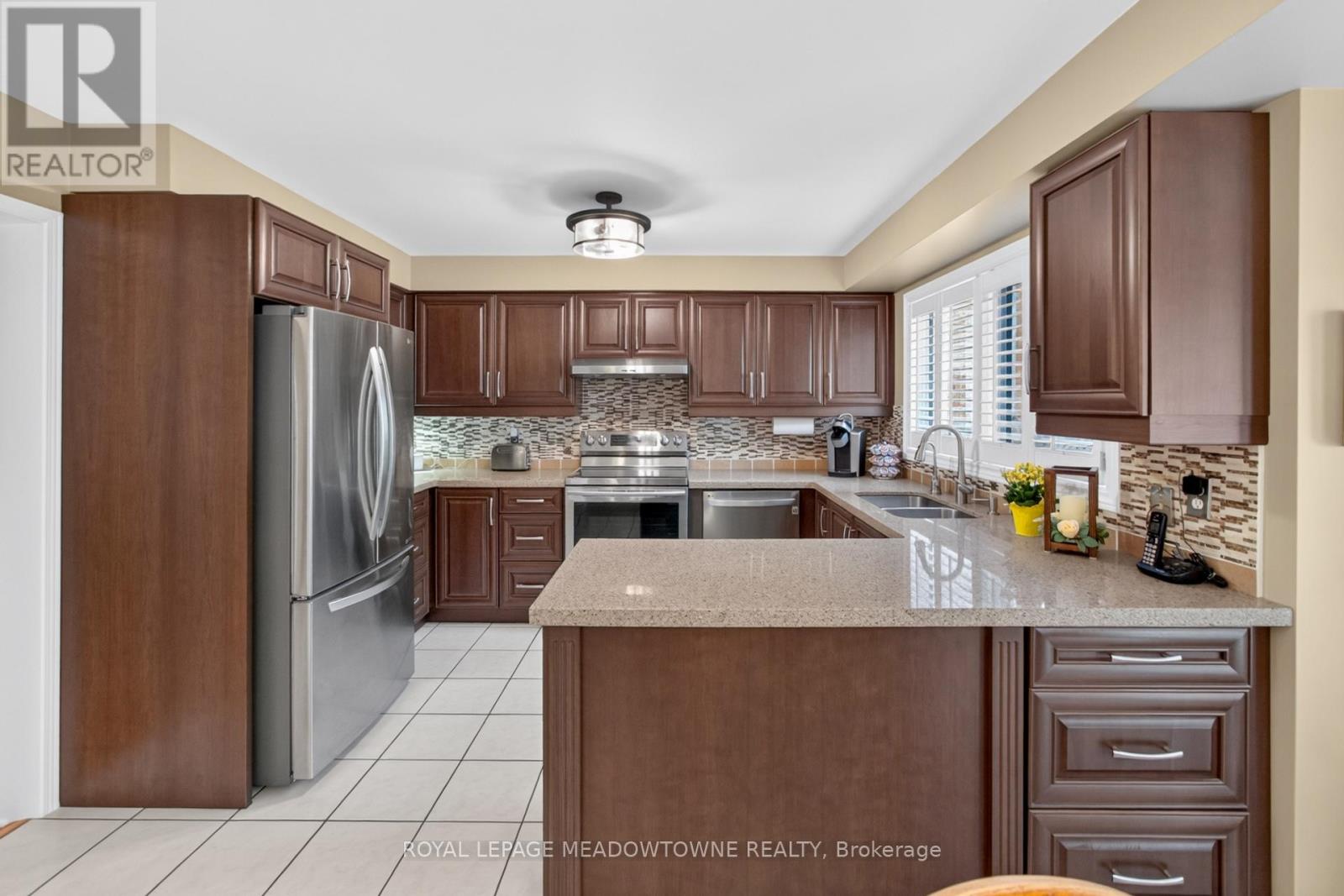 82 Miller Drive, Halton Hills (Georgetown), Ontario  L7G 5T2 - Photo 15 - W13621364
