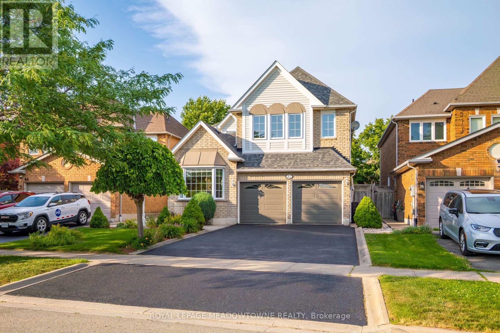 82 Miller Drive, Halton Hills (Georgetown), Ontario  L7G 5T2 - Photo 2 - W13621364