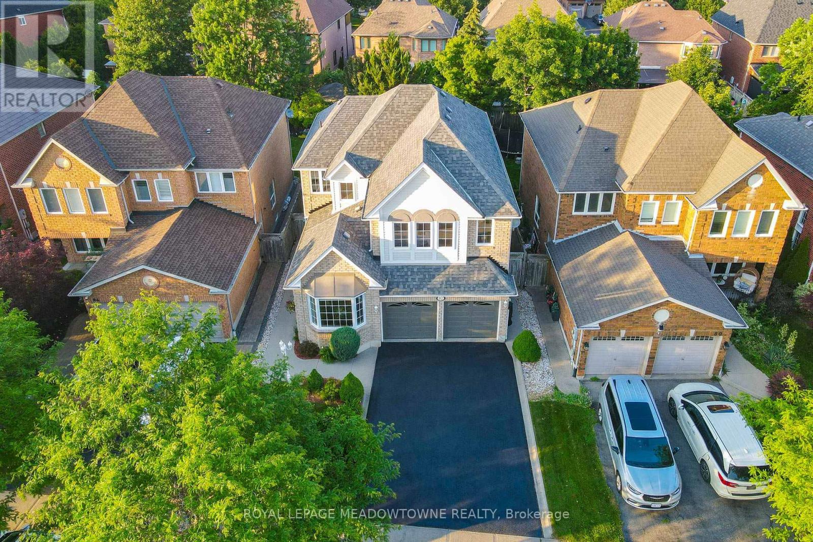 82 Miller Drive, Halton Hills (Georgetown), Ontario  L7G 5T2 - Photo 3 - W13621364