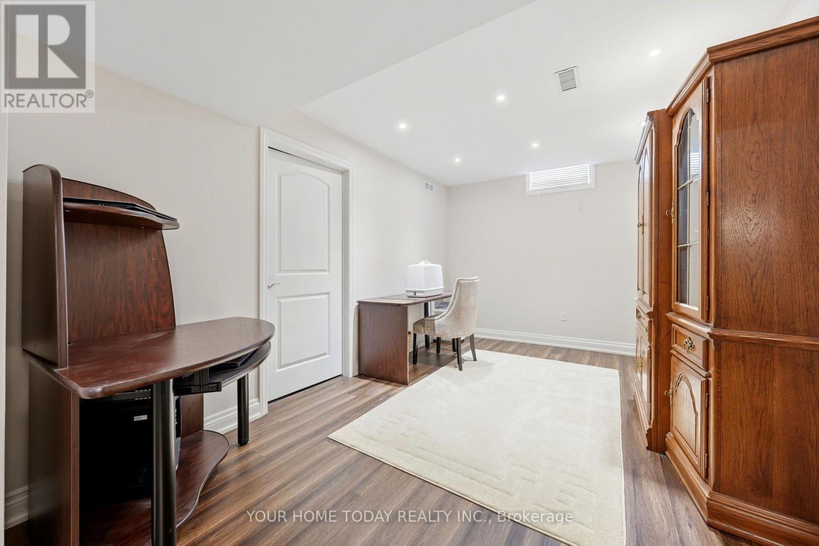 86 Barraclough Boulevard, Halton Hills (Glen Williams), Ontario  L7G 0E6 - Photo 33 - W13621884