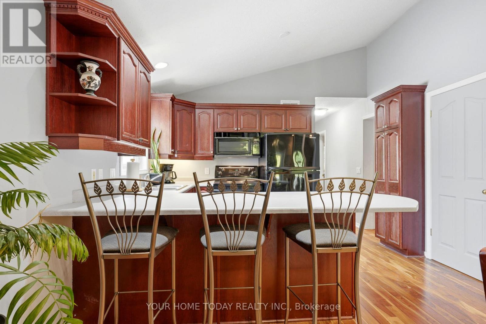 16 Normandy Boulevard, Halton Hills (Georgetown), Ontario  L7G 1W1 - Photo 15 - W13626256