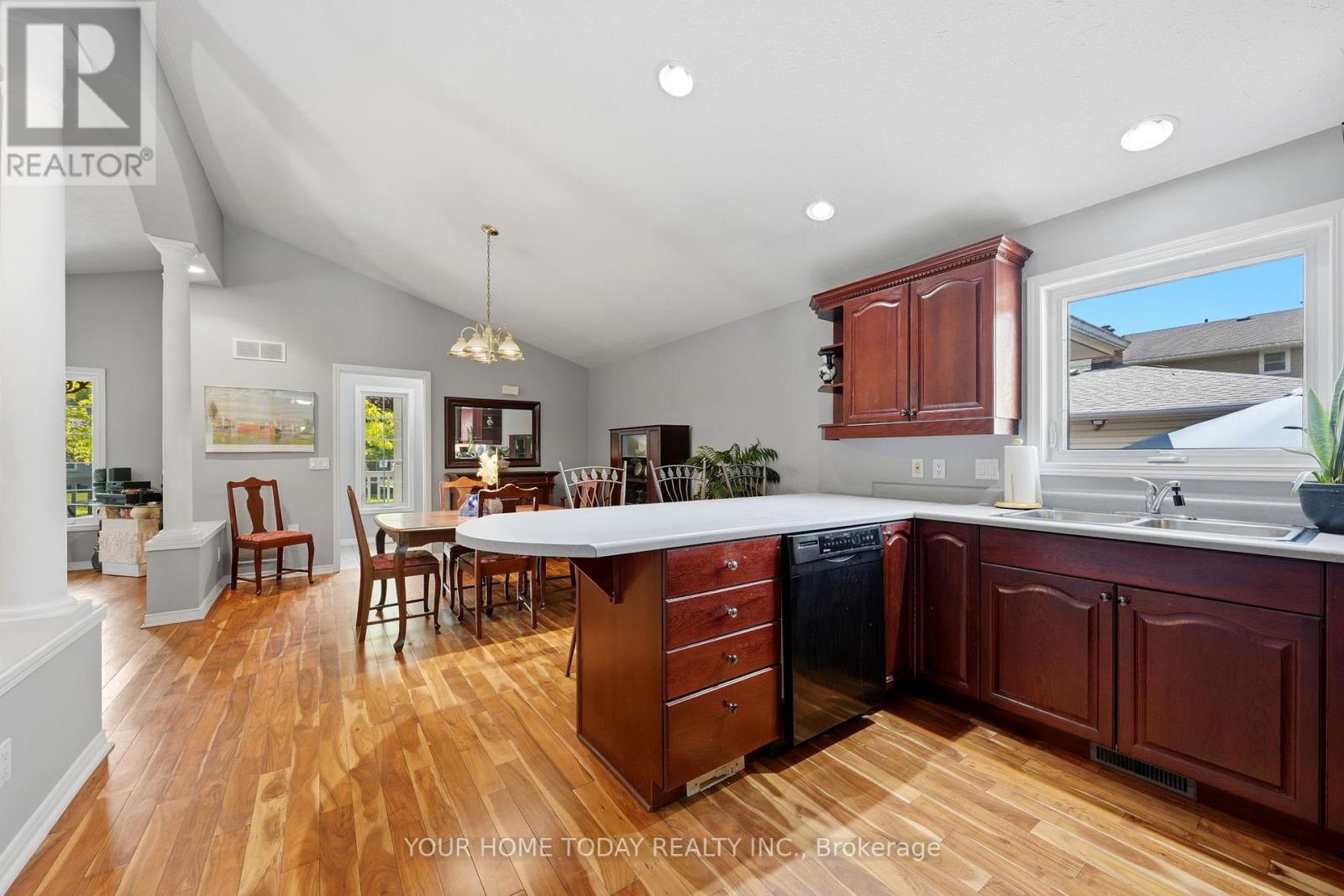 16 Normandy Boulevard, Halton Hills (Georgetown), Ontario  L7G 1W1 - Photo 17 - W13626256