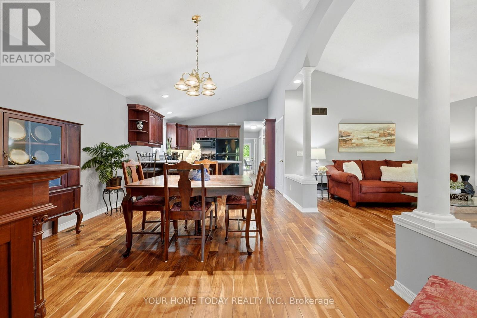 16 Normandy Boulevard, Halton Hills (Georgetown), Ontario  L7G 1W1 - Photo 6 - W13626256